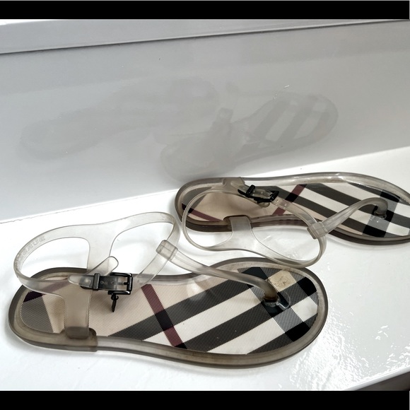 Burberry jellies. - Picture 1 of 6